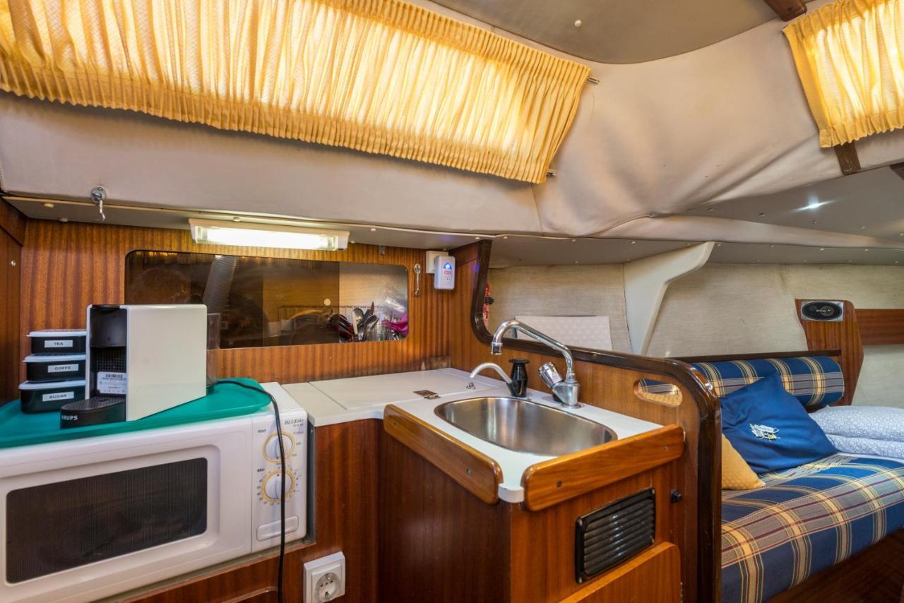 Pequeno Velero En Port Forum Ideal Para Backpackers Sant Adria de Besos Exterior foto