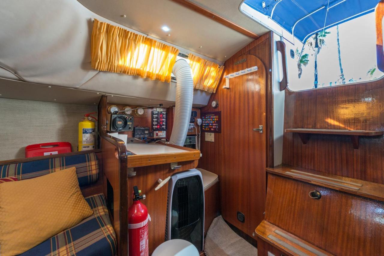Pequeno Velero En Port Forum Ideal Para Backpackers Sant Adria de Besos Exterior foto